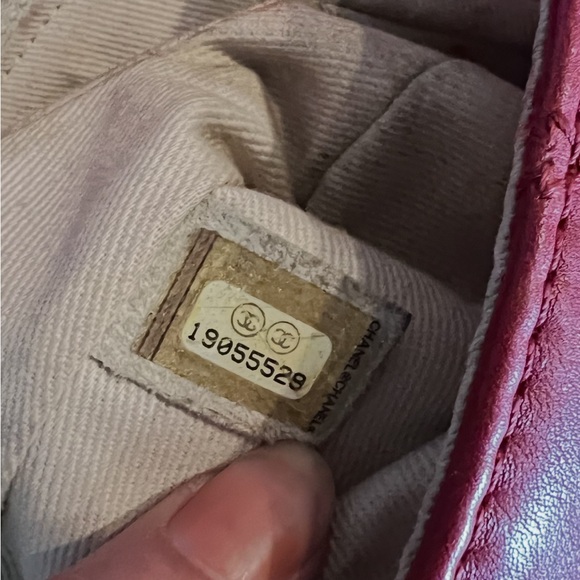 Chanel Burgundy Quilted Shoulder Bag - Picture 4 of 16